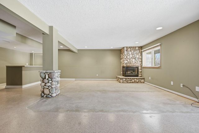 16657 Hutchinson Drive, Lakeville, MN 55044