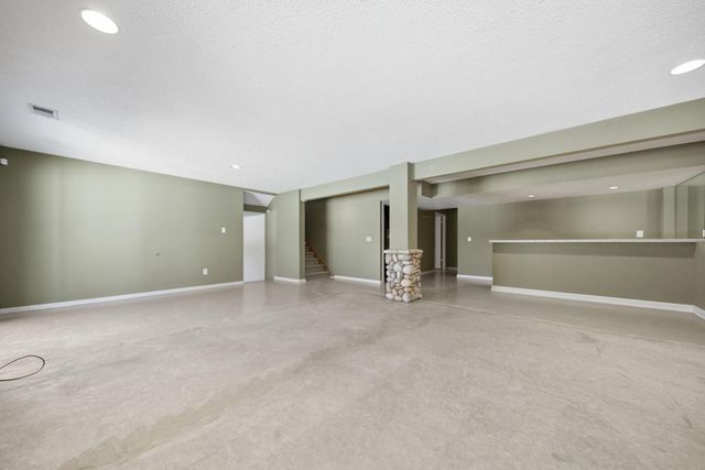 16657 Hutchinson Drive, Lakeville, MN 55044