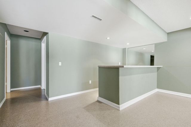 16657 Hutchinson Drive, Lakeville, MN 55044