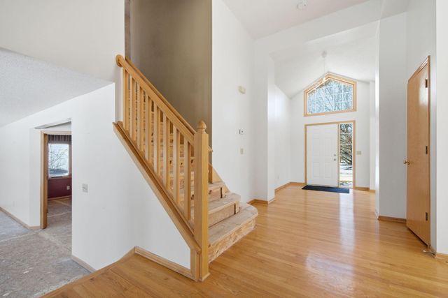 16657 Hutchinson Drive, Lakeville, MN 55044