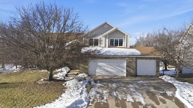 16657 Hutchinson Drive, Lakeville, MN 55044
