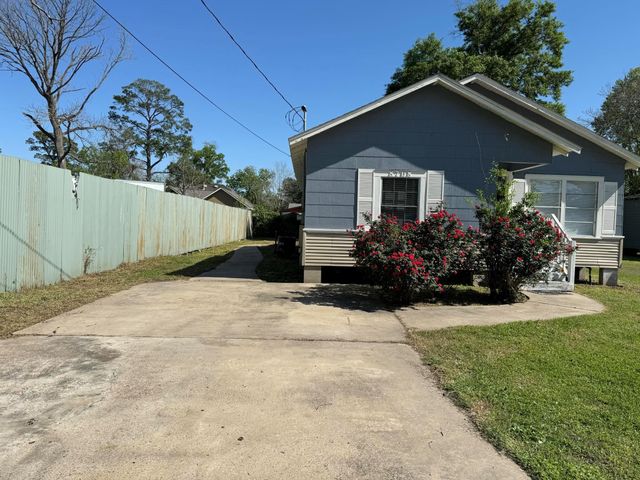 8708 Lanewood Drive, Houston, TX 77016