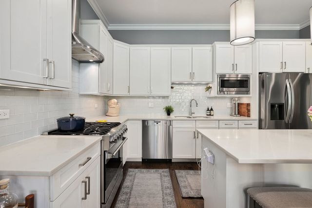 4839 N Damen Avenue 3N, Chicago, IL 60625