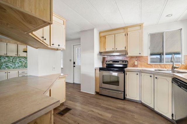 3648 FOX RIDGE BOULEVARD, Wesley Chapel, FL 33543