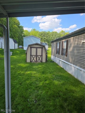 62 Redwood Drive, Beloit, OH 44609