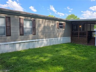 62 Redwood Drive, Beloit, OH 44609
