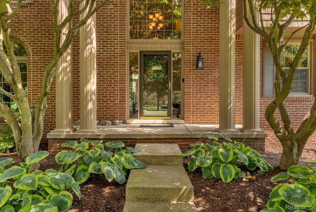 24324 Lynwood Drive, Novi, MI 48374