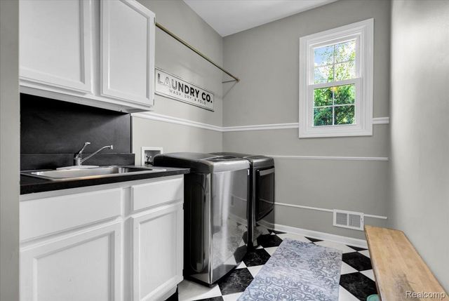 24324 Lynwood Drive, Novi, MI 48374