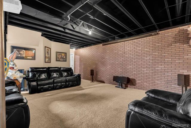 24324 Lynwood Drive, Novi, MI 48374