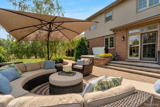 24324 Lynwood Drive, Novi, MI 48374