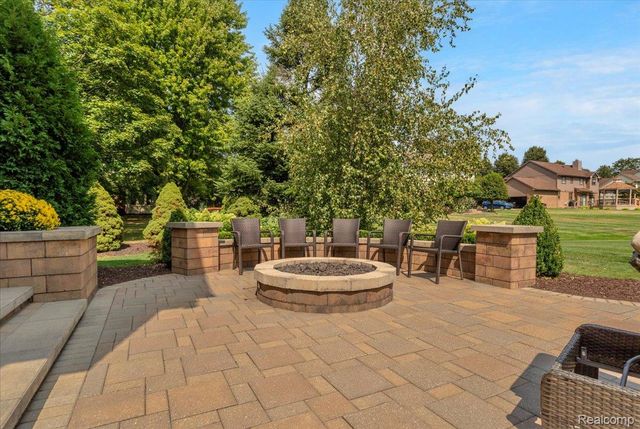 24324 Lynwood Drive, Novi, MI 48374
