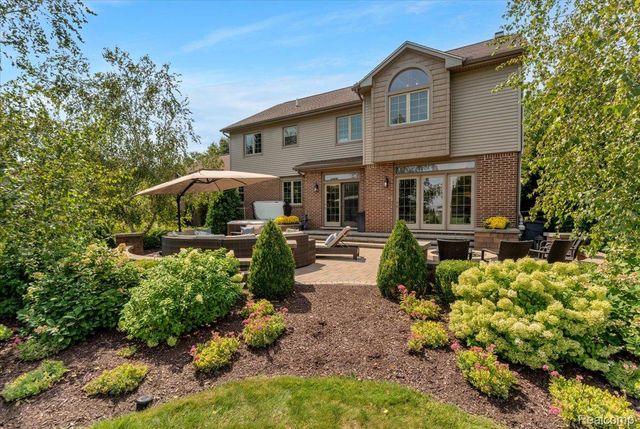 24324 Lynwood Drive, Novi, MI 48374