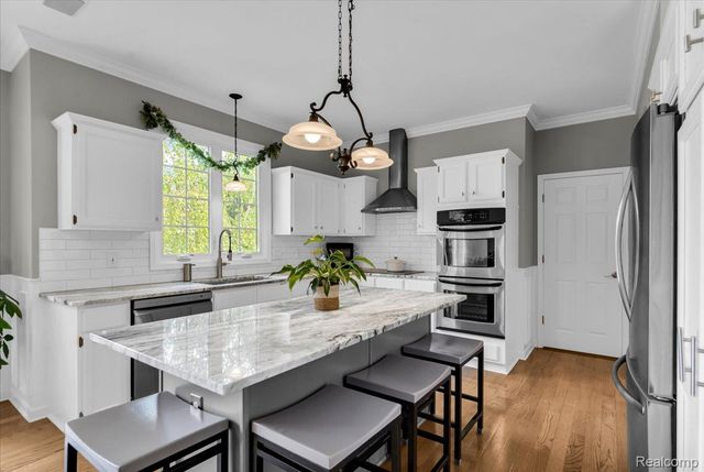 24324 Lynwood Drive, Novi, MI 48374