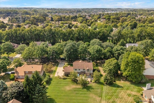 24324 Lynwood Drive, Novi, MI 48374