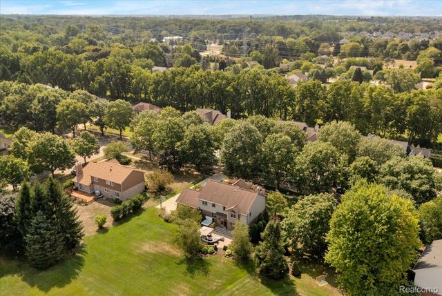 24324 Lynwood Drive, Novi, MI 48374