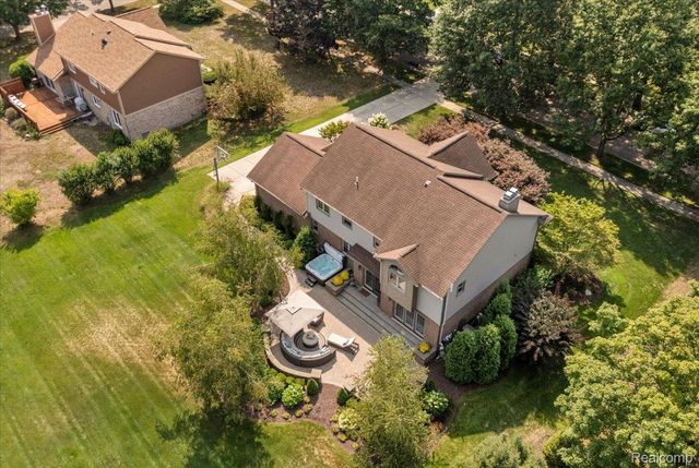 24324 Lynwood Drive, Novi, MI 48374