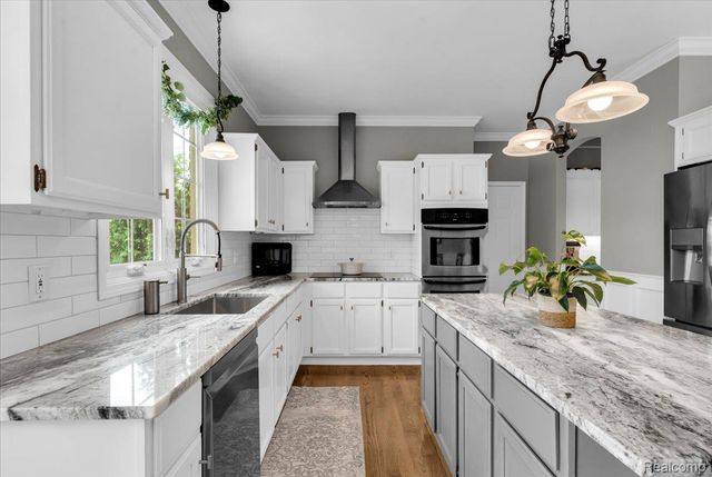 24324 Lynwood Drive, Novi, MI 48374