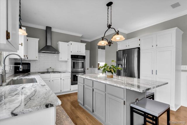 24324 Lynwood Drive, Novi, MI 48374
