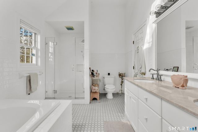 83 Long Hill Farm 83, Guilford, CT 06437