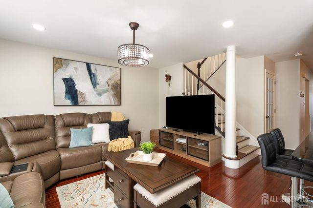 604 Creststone Circle, South Brunswick, NJ 08540
