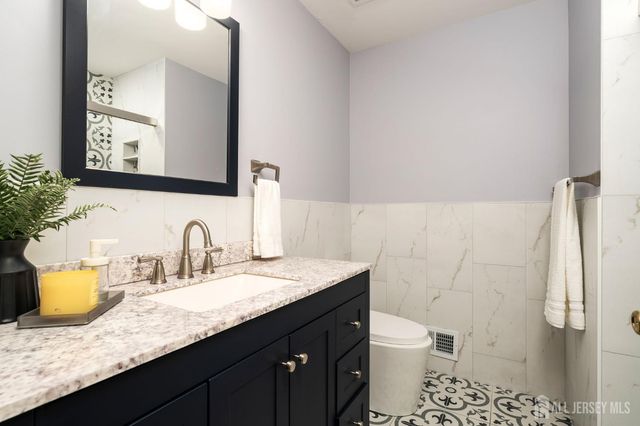 604 Creststone Circle, South Brunswick, NJ 08540