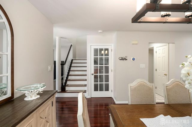 604 Creststone Circle, South Brunswick, NJ 08540