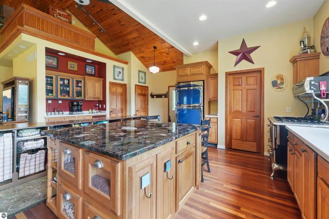 16186 N 200th Avenue, Leroy, MI 49655