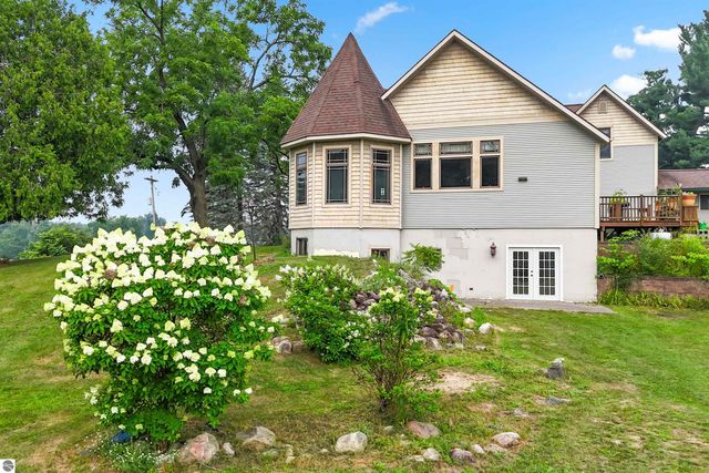 16186 N 200th Avenue, Leroy, MI 49655