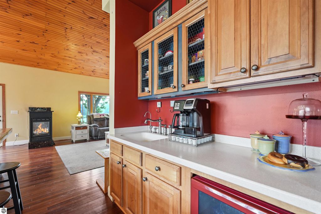 Image 12 of property listing at 16186 N 200th Avenue, Leroy, MI 49655