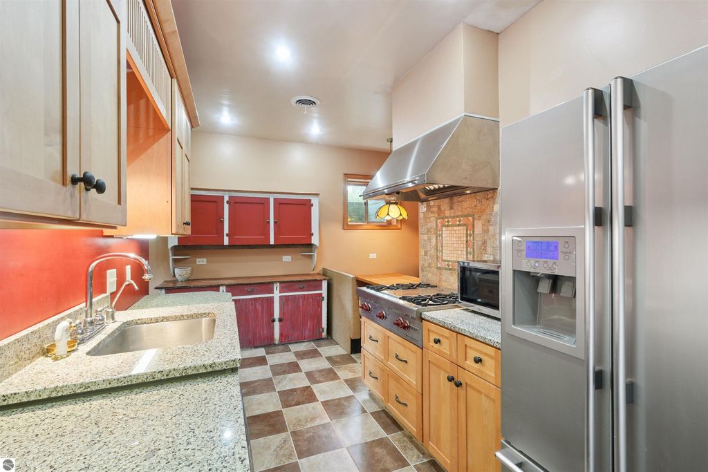 Image 40 of property listing at 16186 N 200th Avenue, Leroy, MI 49655