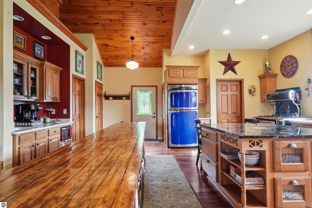 Image 7 of property listing at 16186 N 200th Avenue, Leroy, MI 49655