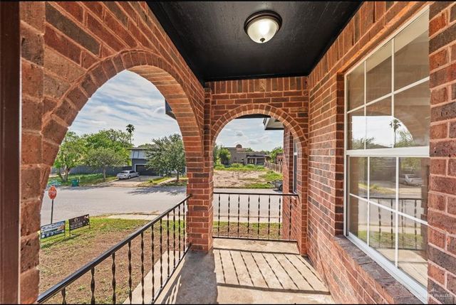 716 E Bugambilia Avenue, Hidalgo, TX 78557