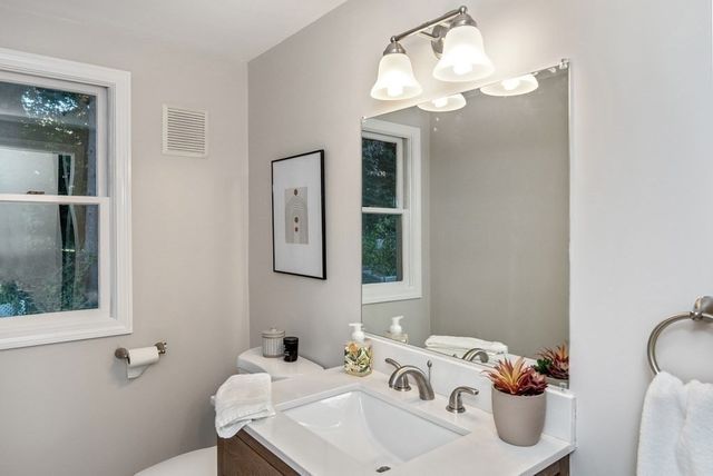 29 Burke Ln, Wellesley, MA 02481