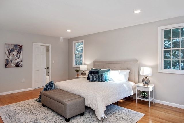 29 Burke Ln, Wellesley, MA 02481