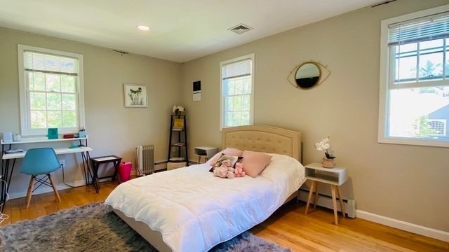 29 Burke Ln, Wellesley, MA 02481