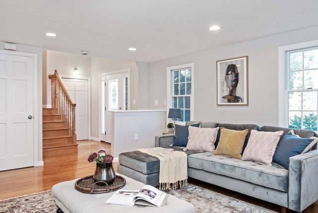 29 Burke Ln, Wellesley, MA 02481