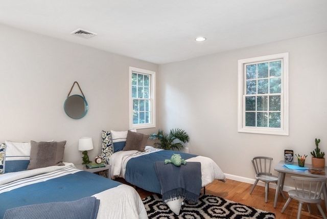 29 Burke Ln, Wellesley, MA 02481