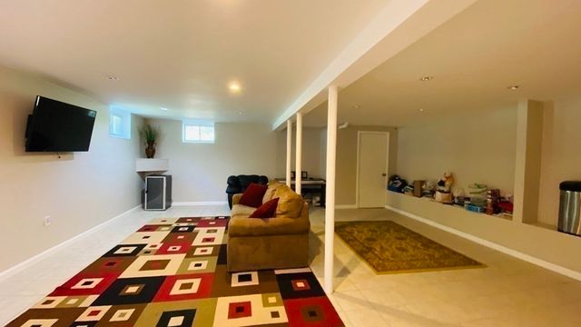 29 Burke Ln, Wellesley, MA 02481