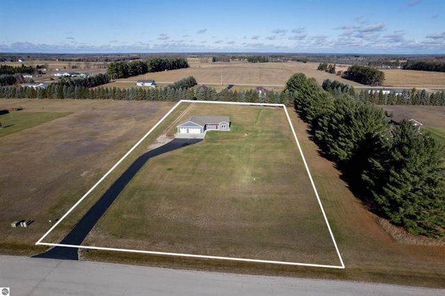 5597 Timber Flats Drive, Kingsley, MI 49649