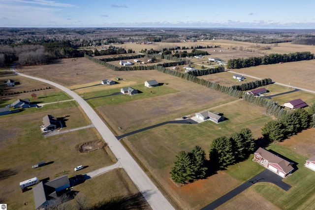 5597 Timber Flats Drive, Kingsley, MI 49649