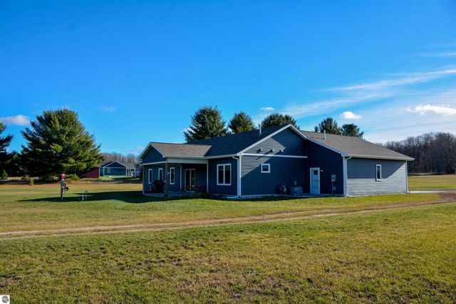5597 Timber Flats Drive, Kingsley, MI 49649