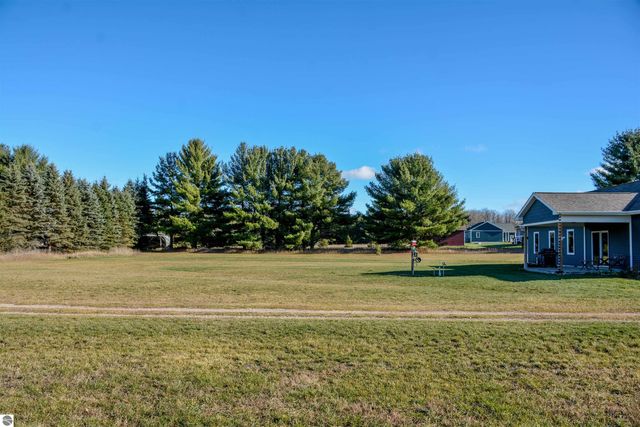 5597 Timber Flats Drive, Kingsley, MI 49649