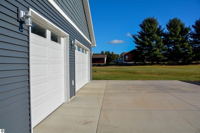 5597 Timber Flats Drive, Kingsley, MI 49649