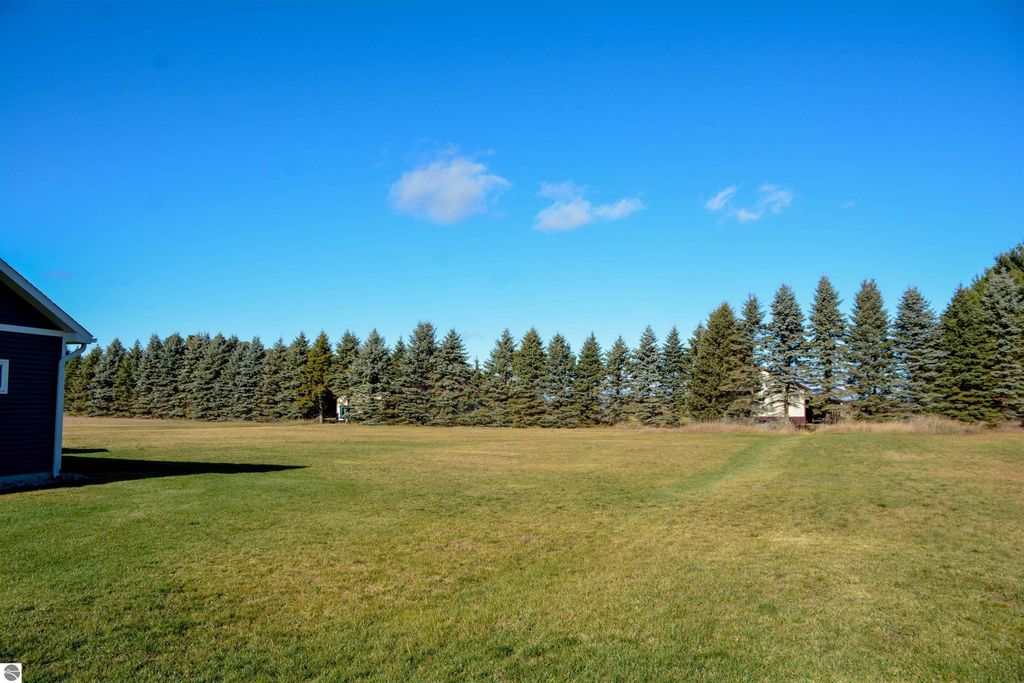 Image 58 of property listing at 5597 Timber Flats Drive, Kingsley, MI 49649