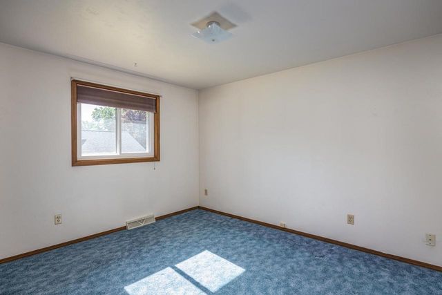 3400 N SHAWNEE LANE, Appleton, WI 54914