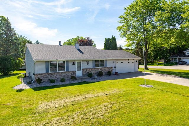 3400 N SHAWNEE LANE, Appleton, WI 54914