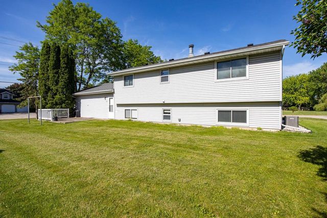 3400 N SHAWNEE LANE, Appleton, WI 54914