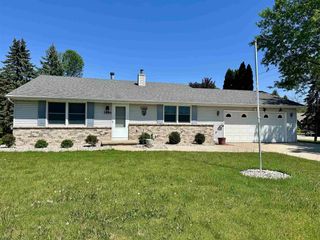 3400 N SHAWNEE LANE, Appleton, WI 54914
