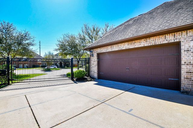 4222 Scenic Valley Lane, Sugar Land, TX 77479