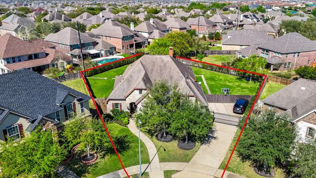 4222 Scenic Valley Lane, Sugar Land, TX 77479